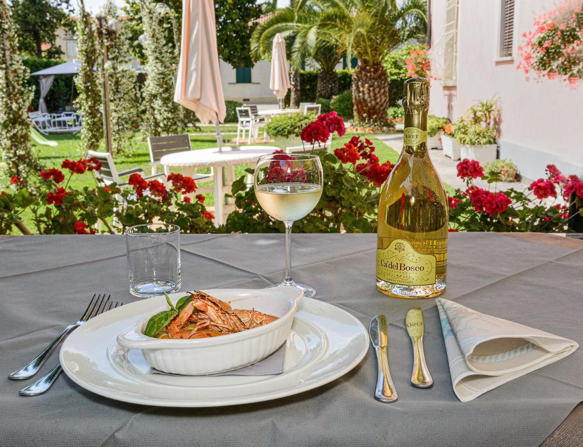 Hotel Ambra Forte dei Marmi Exterior photo